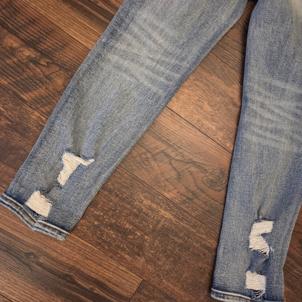 Distressed Blue Jeans - Picture 6 of 6